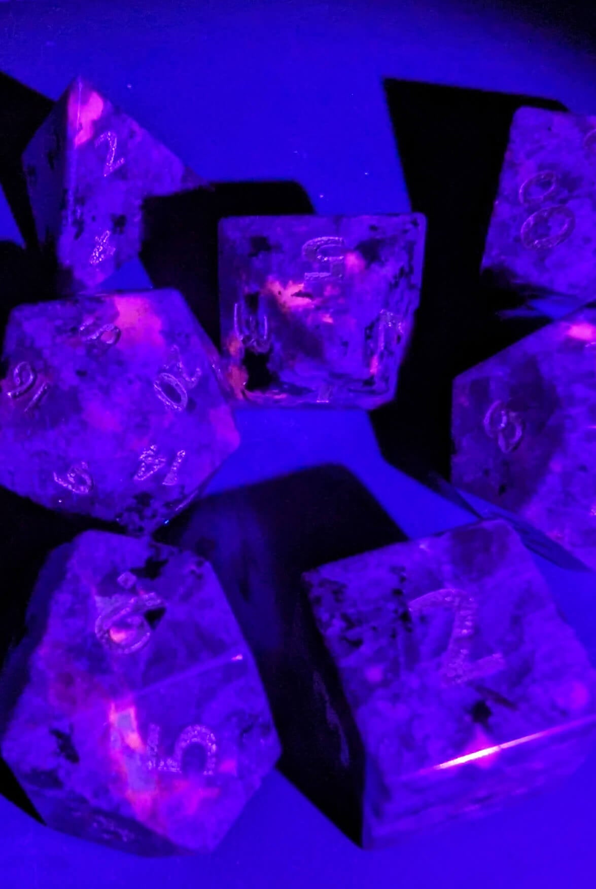 UV Reacitve Fluorescent Sodalite Yooperlite dice