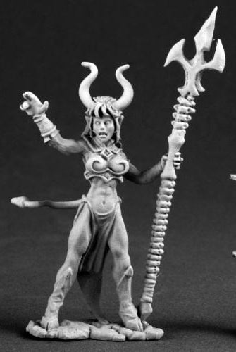 Reaper Miniatures Sinessa, Hellborn Sorceress 3565