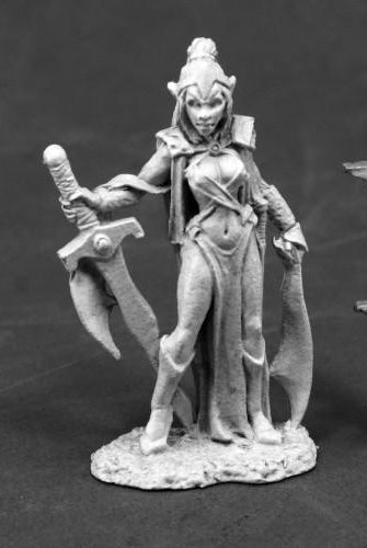 Reaper Miniatures Female Vampire 3814