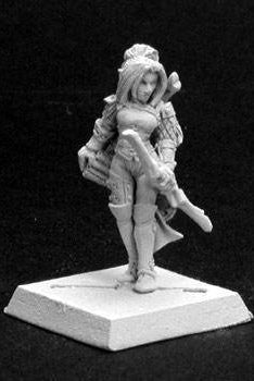 Reaper Miniatures Caerwynn Female Elf Fighter 14116