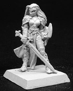 Reaper Miniatures Finari Female Fighter 14093 