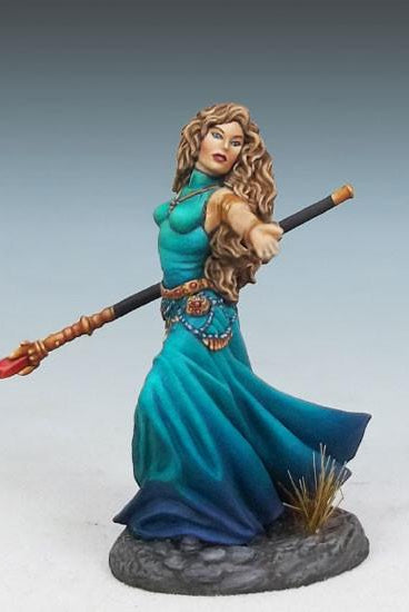 Dark Sword Miniatures DSM7308 Female Mage