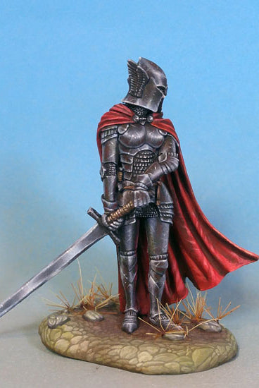 DSM7343 FEMALE PALADIN WITH GREAT SWORD