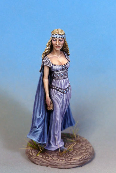 Dark Sword Miniatures DSM7352 Female Mage