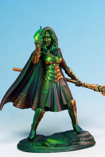 Dark Sword Miniatures DSM7465 Female Magic-User