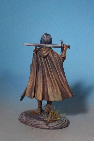 DSM7482 Female Warrior With Long Sword