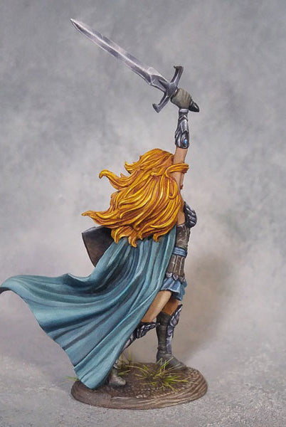 DSM7485 Female Warrior With Sword And Shield