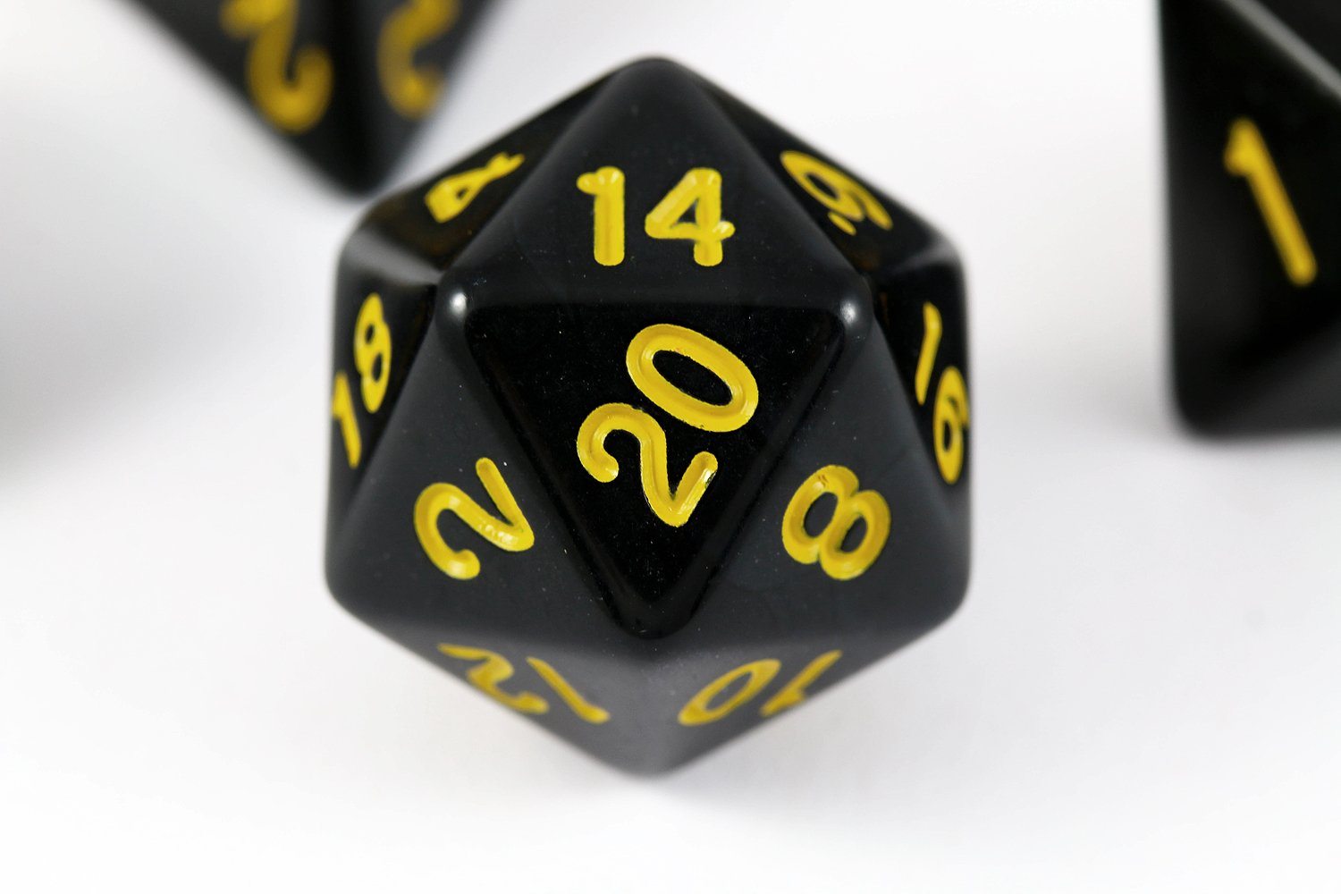 D&D d20 Black Yellow