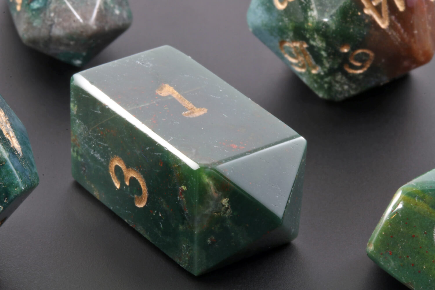 Dwarven Stone Bloodstone dice