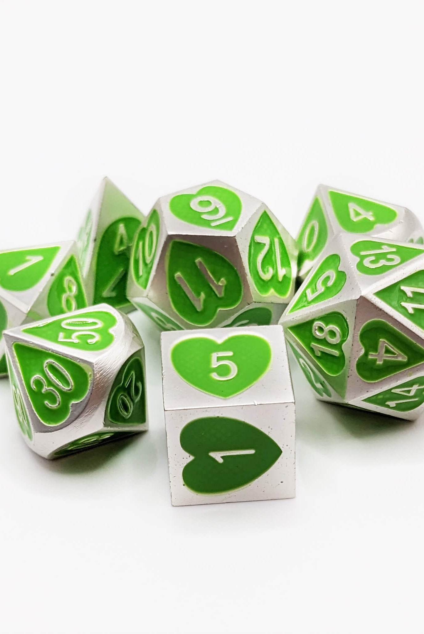 Lucky kelly green metal heart dice