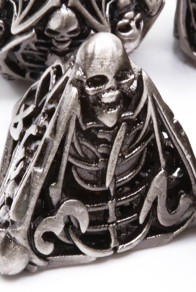 Skull Dice Silver d4