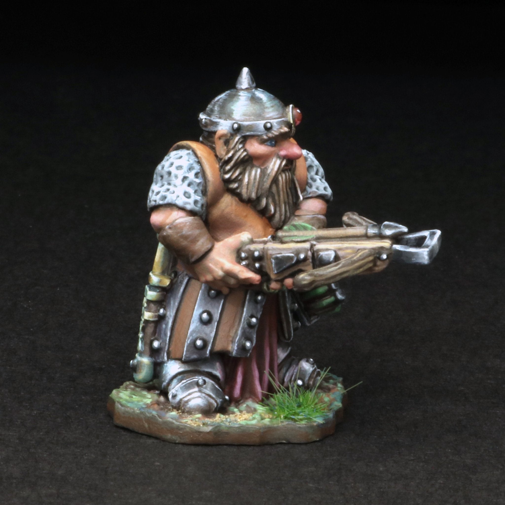 Tomb Guardians Miniatures Dwarf Crossbowman 4