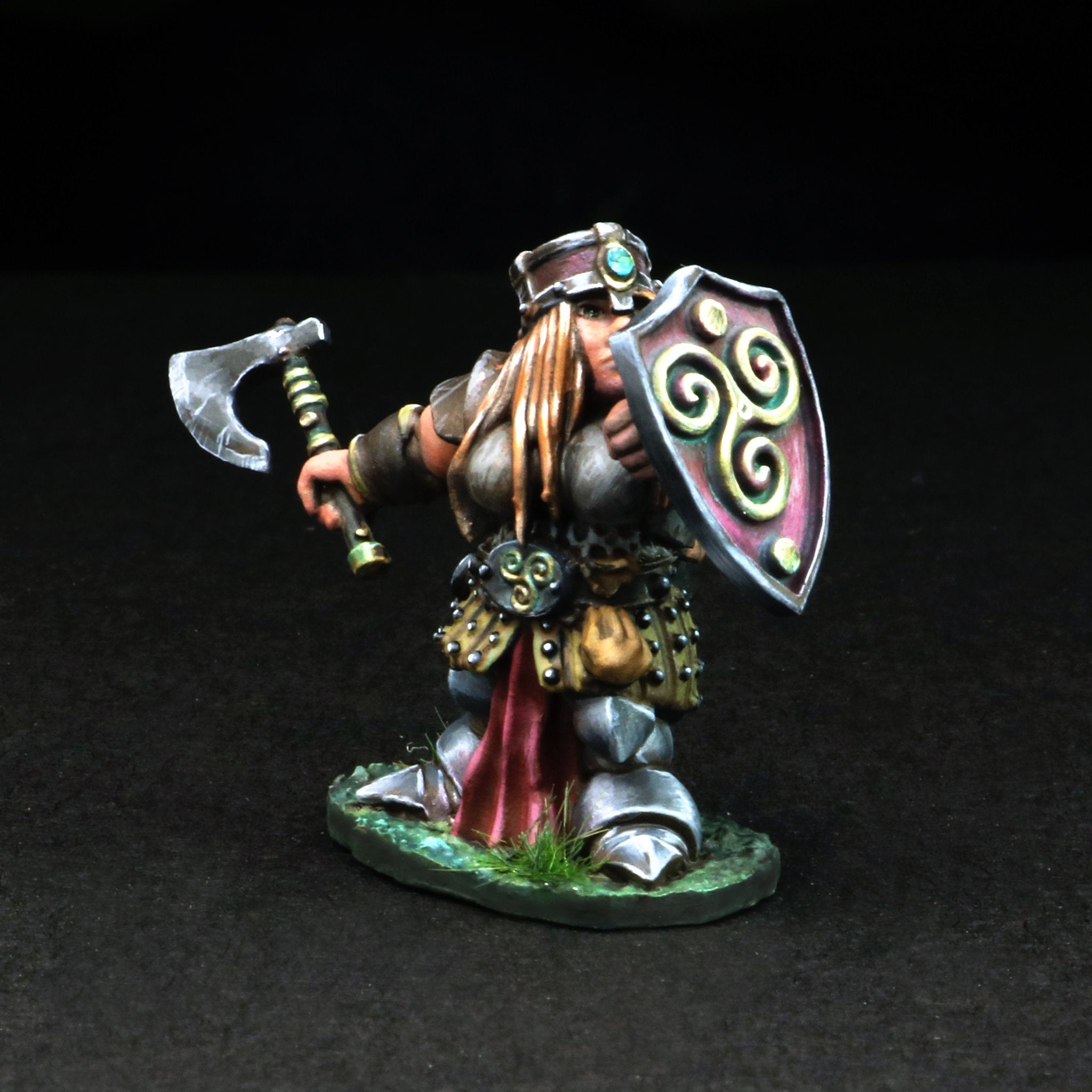 Tomb Guardians Miniatures Dwarf Female Fighter