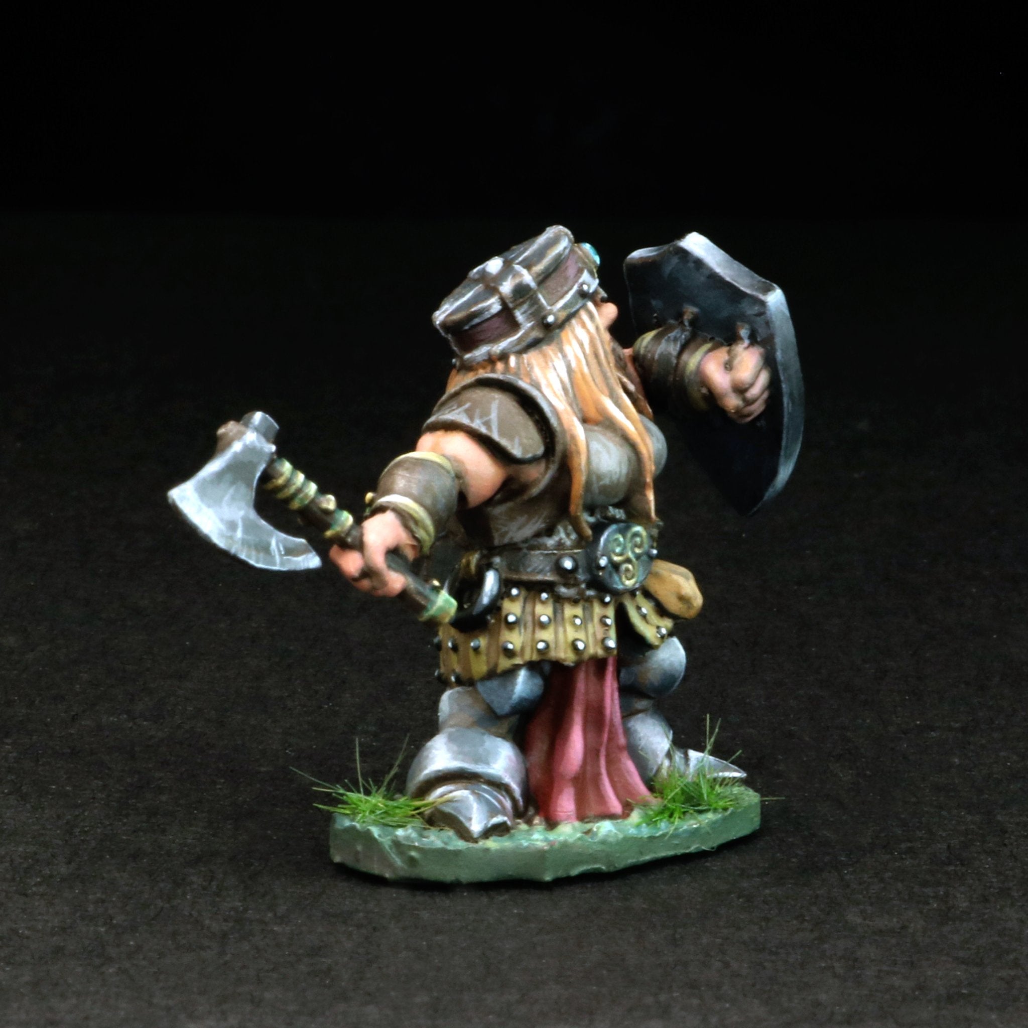 Tomb Guardians Miniatures Dwarf Female Fighter 4
