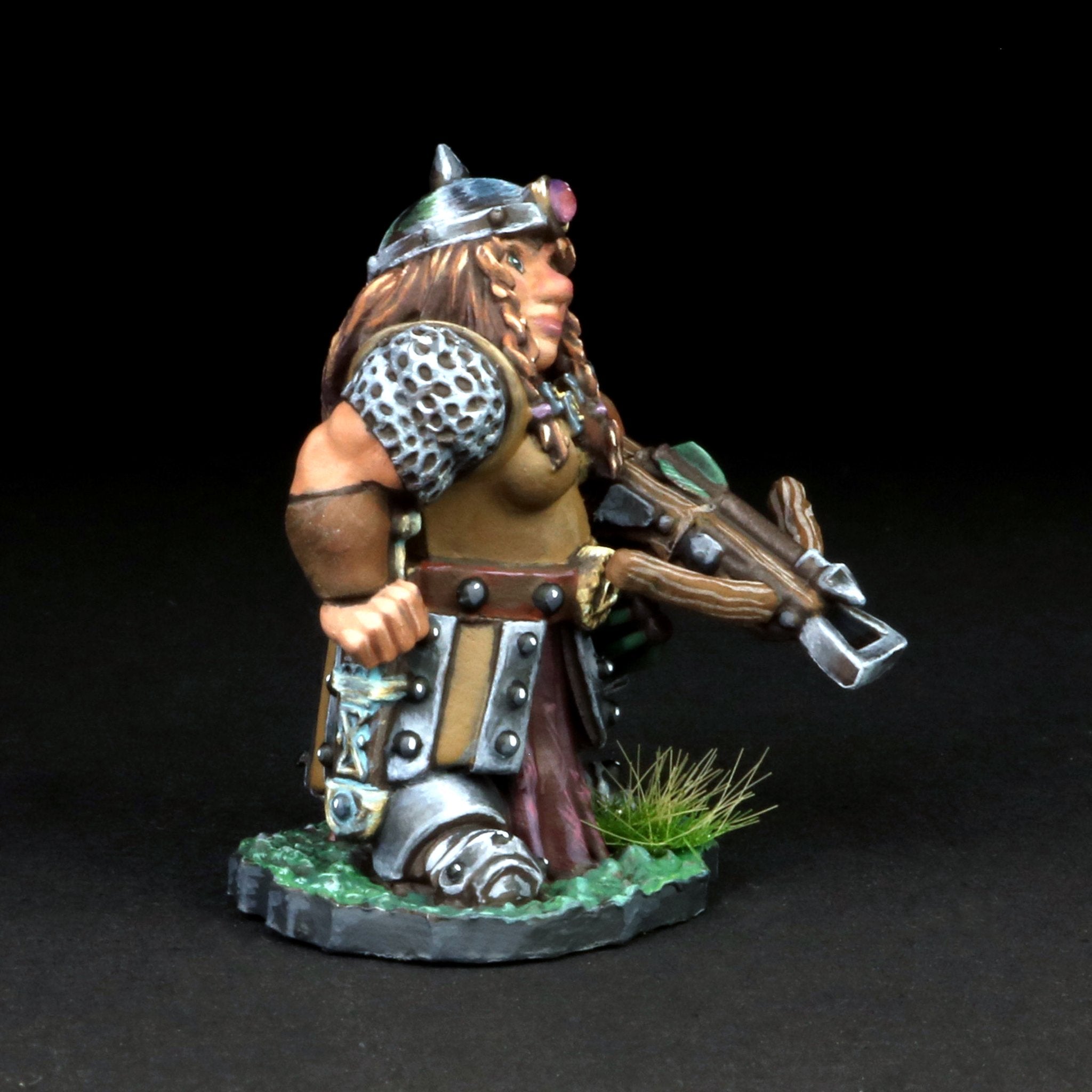 Tomb Guardians Miniatures Female Dwarf 2