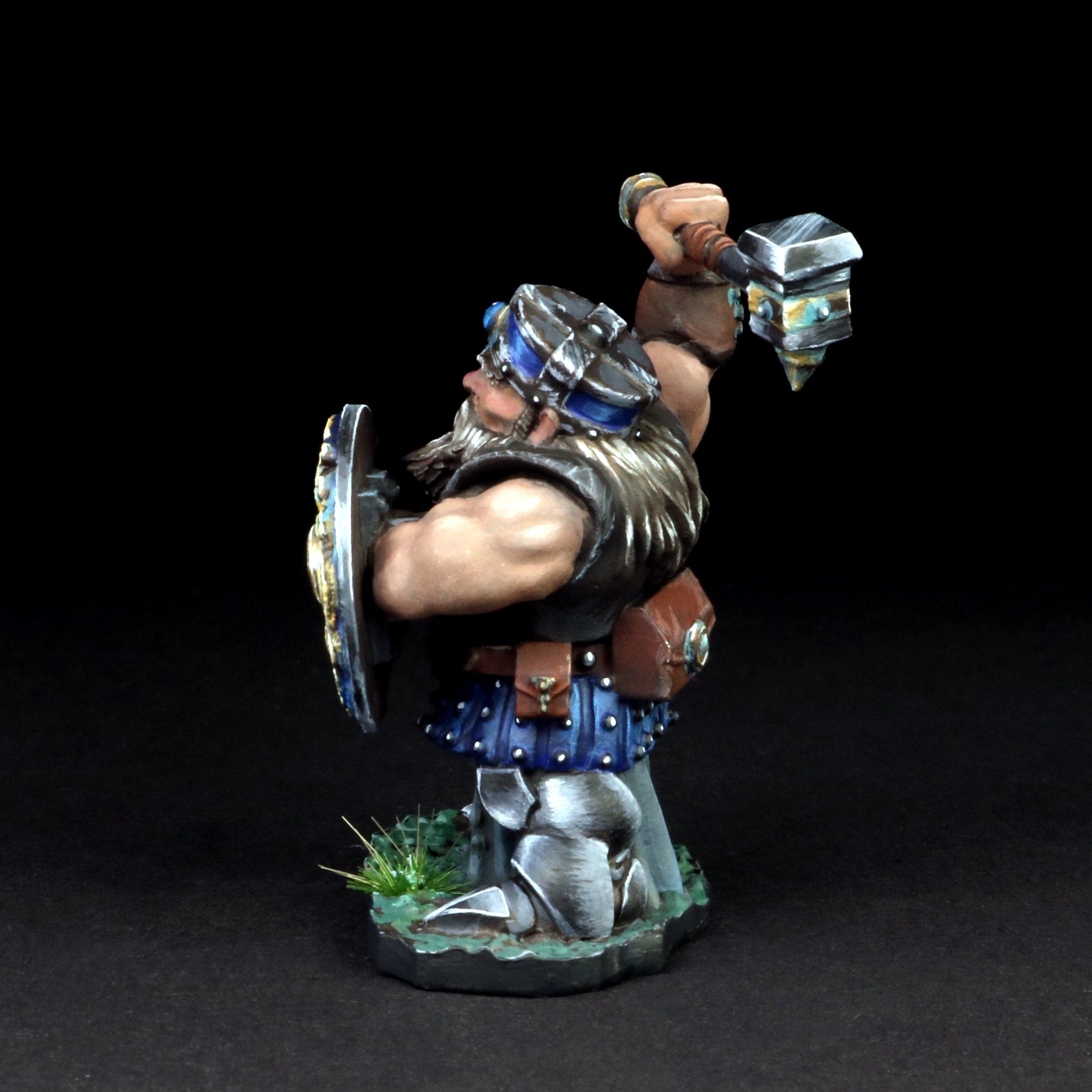 Tomb Guardians Miniatures Dwarf Hammer 2