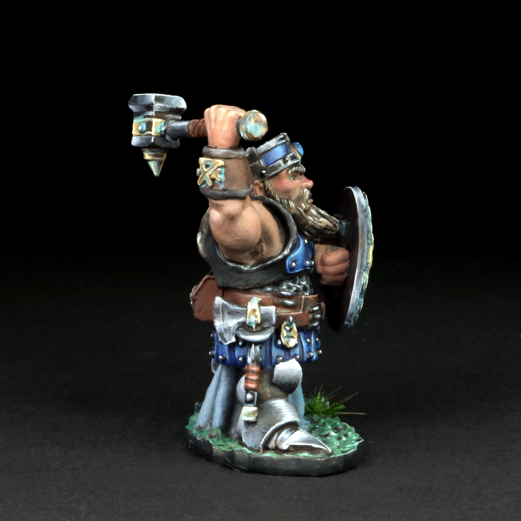 Tomb Guardians Miniatures Dwarf Hammer 3