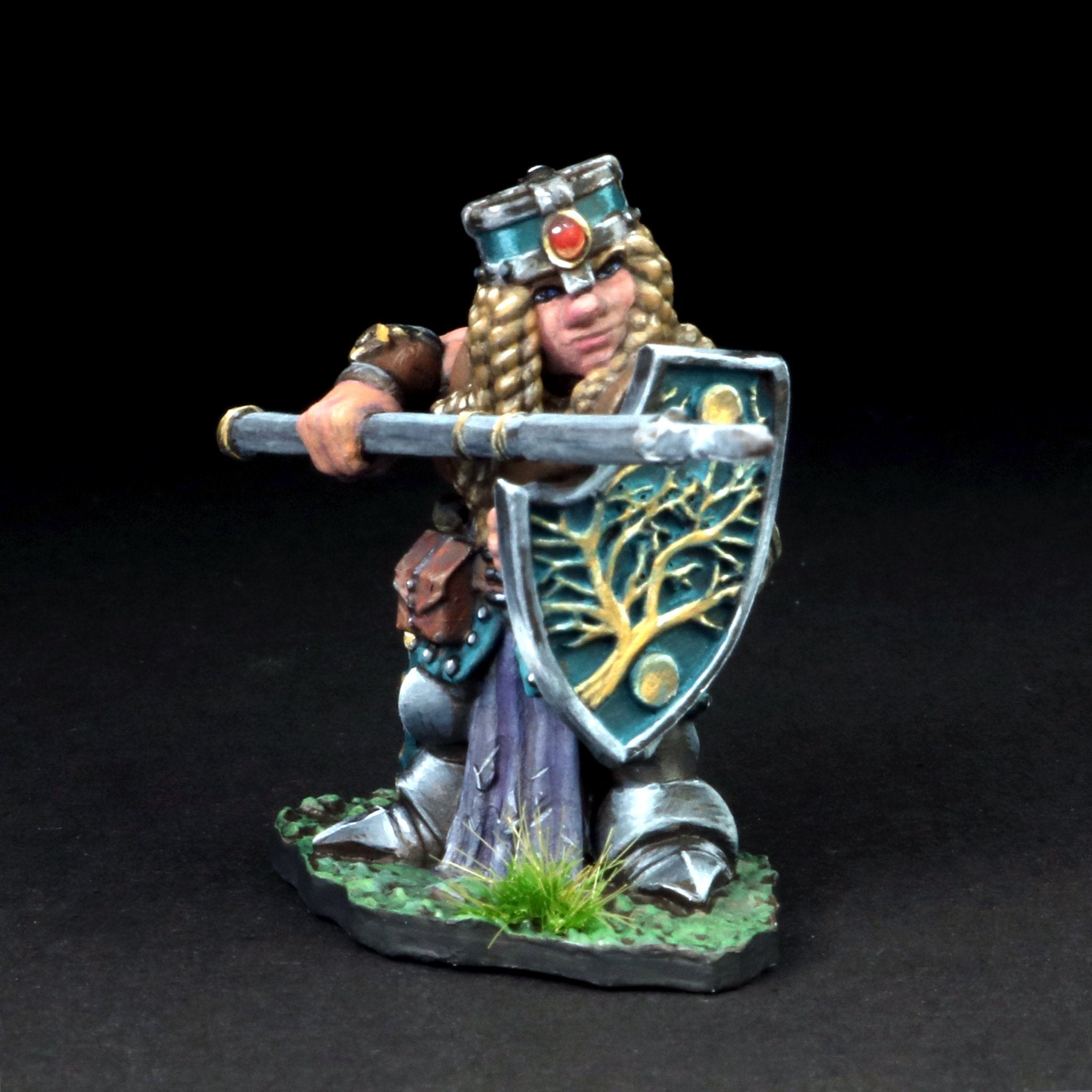 Tomb Guardians Miniatures Female Dwarf Warrior