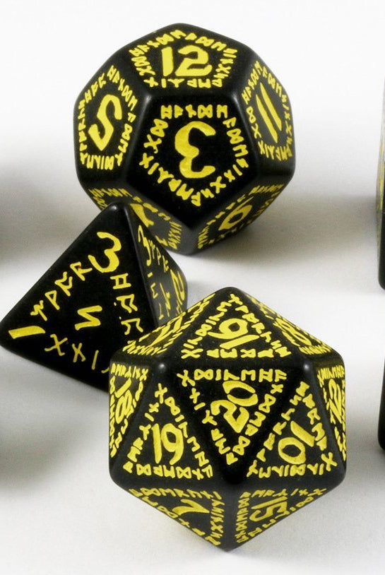 Runic Dice Black Yellow