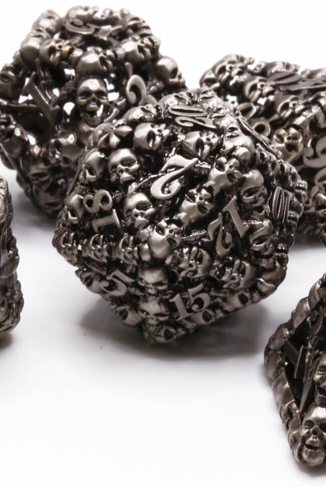DnD Screaming Skull Dice Silver