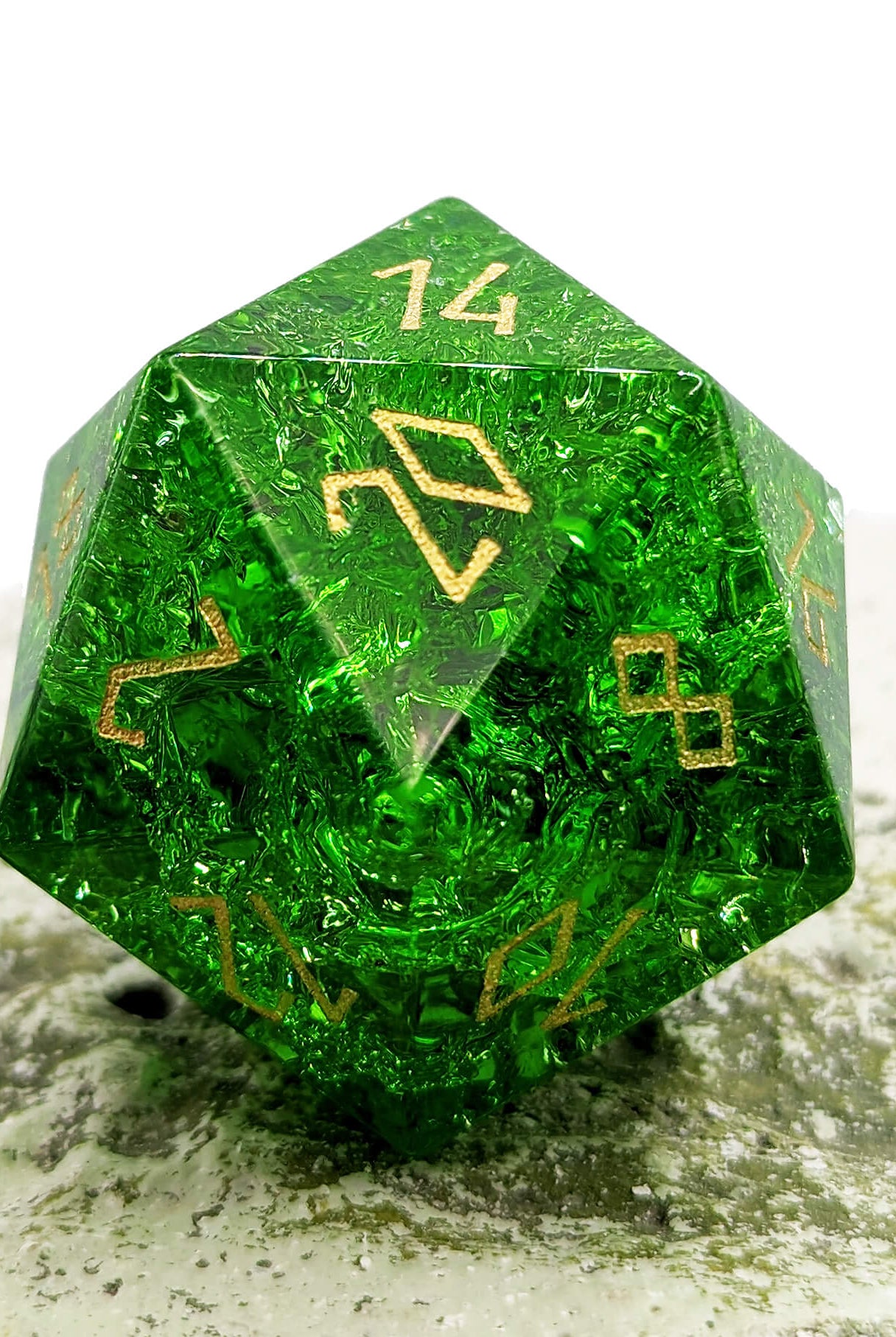 Emerald green d20 for dnd and other ttrpg games