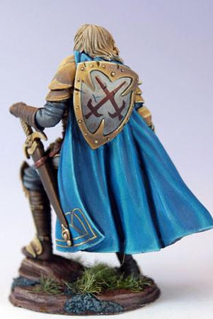 DSM7416 Male Warrior With Bastard Sword