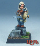 Female Dwarf Rogue Miniature