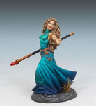 Dark Sword Miniatures DSM7308 Female Mage