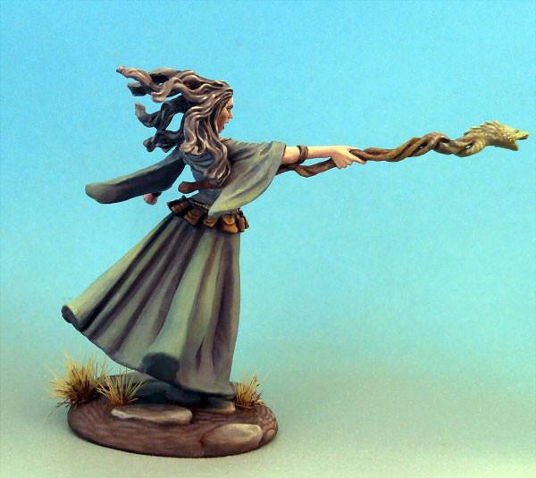 DSM7312 Female Mage With Staff