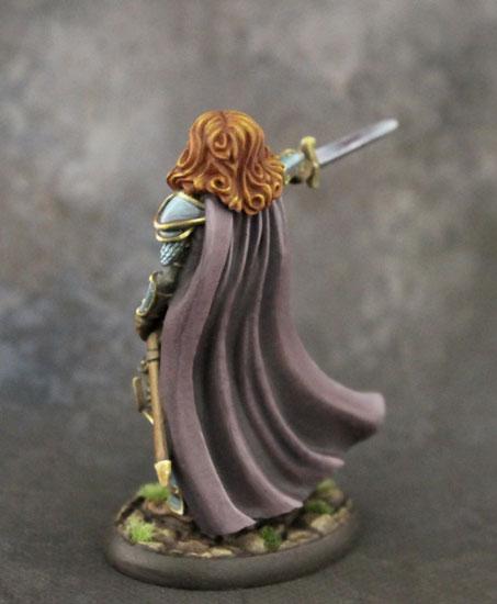 DSM7323 Female Cavalier With Long Sword