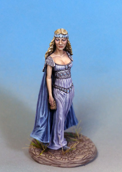 Dark Sword Miniatures DSM7352 Female Mage