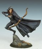 Dark Sword Miniatures DSM7438 Female Rogue With Bow