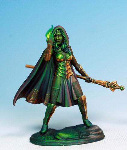 Dark Sword Miniatures DSM7465 Female Magic-User