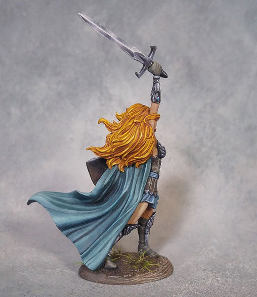 DSM7485 Female Warrior With Sword And Shield