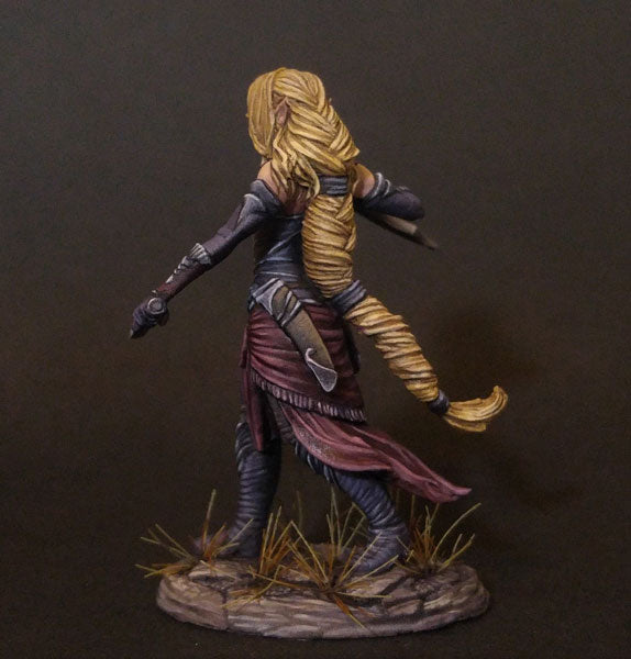 DSM7487 Female Elf Rogue