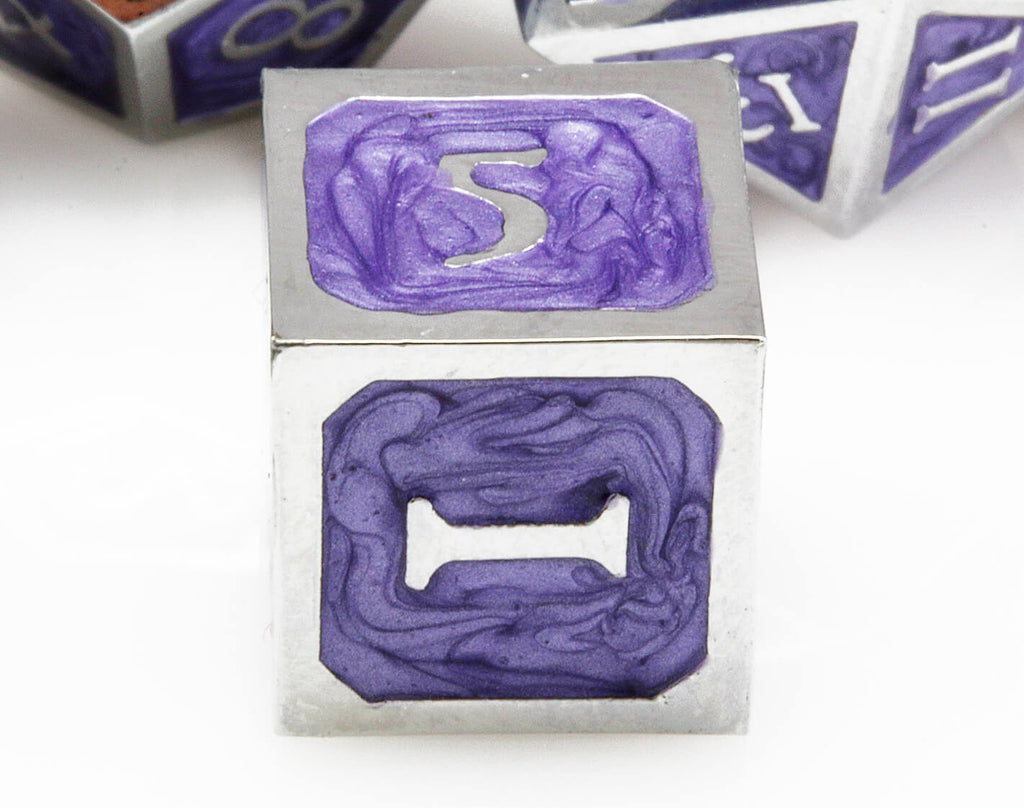 Metal d6 purple dice