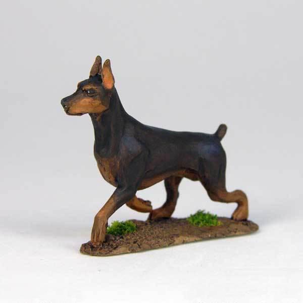 Bombshell Miniatures BOM60032 Doberman Dog